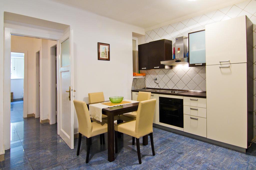 Zorro Apartment สปลิท ภายนอก รูปภาพ